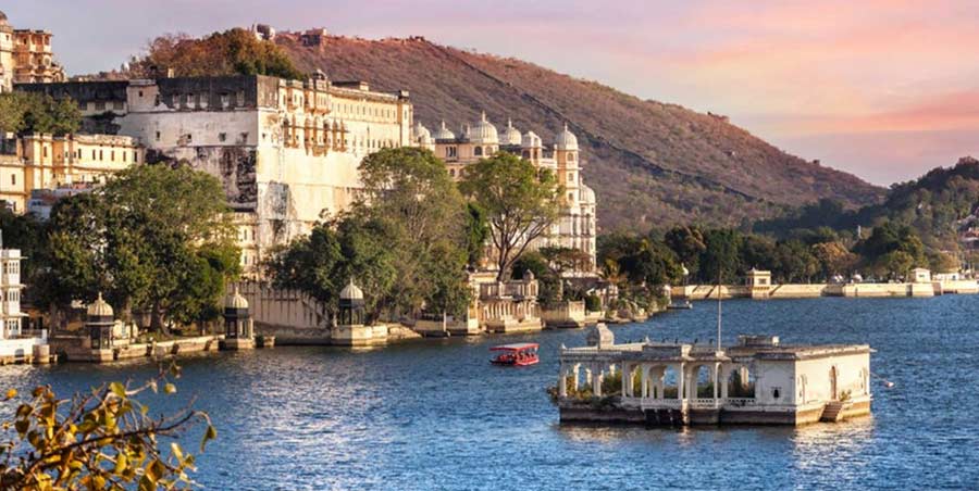  UDAIPUR - THE CITY OF LAKES